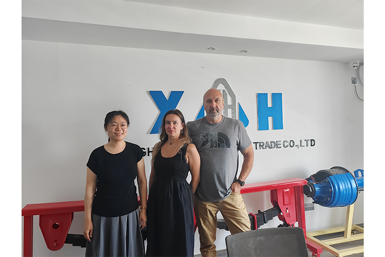 Canadian Customer Visit Xinghao To Buy Trailer Parts.jpg
