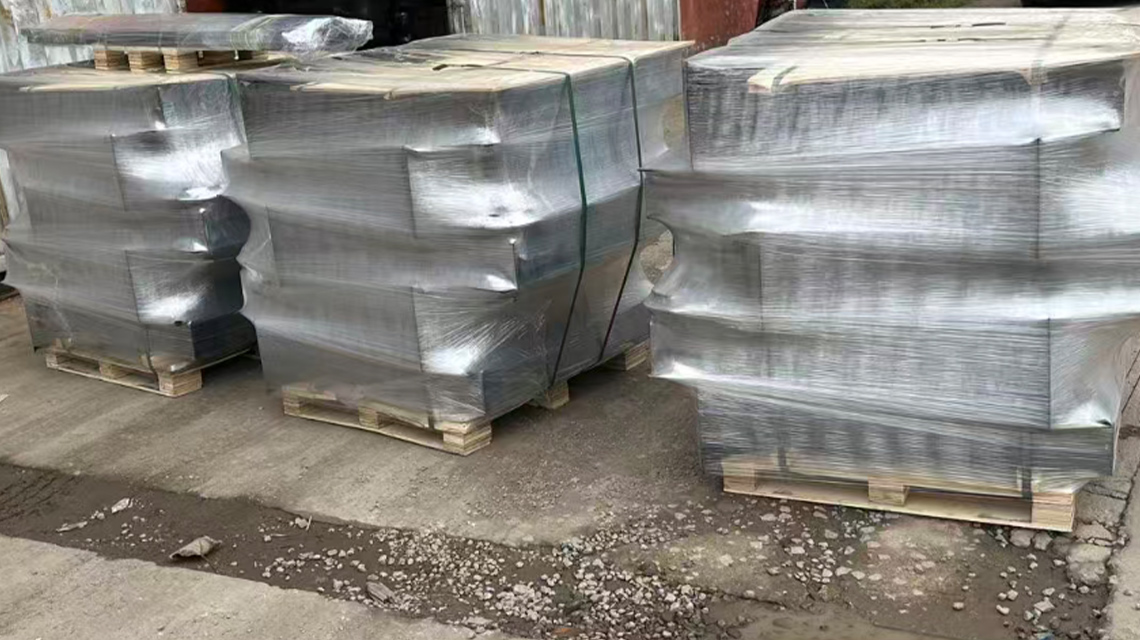 28-Ton Landing Gear Shipped to South America.jpg